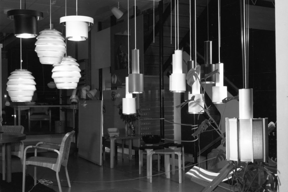 Saluti dall'Italia: il Rautatalo Office Building di Alvar Aalto - rautatalo artekin valaisinnayttely 1956 kuva alvar aalto museo 988x659 1
