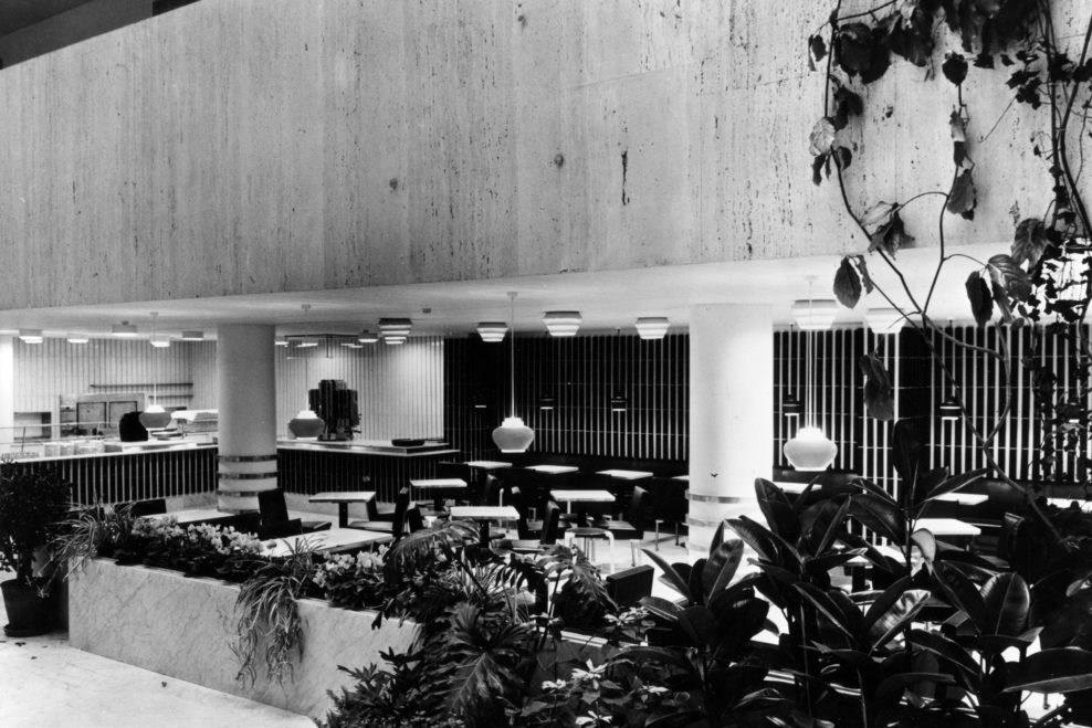 Saluti dall'Italia: il Rautatalo Office Building di Alvar Aalto - rautatalo helsinki cafe de colombia kuva alvar aalto museo 988x659 1